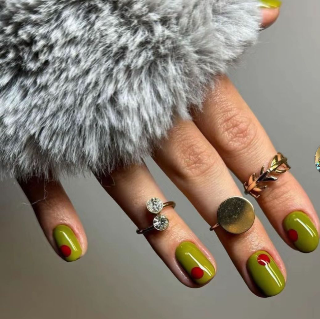 Beautiful nails & cuticle 